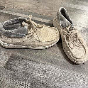 Hey Dude women’s Moccasins in Beige and Gray